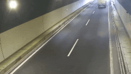 春季行車莫犯困 保持清醒是關鍵GIF1.gif